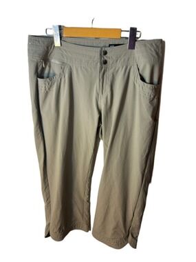 Kuhl Women’s Casual Lightweight Khaki activewear cargo Pants size 12